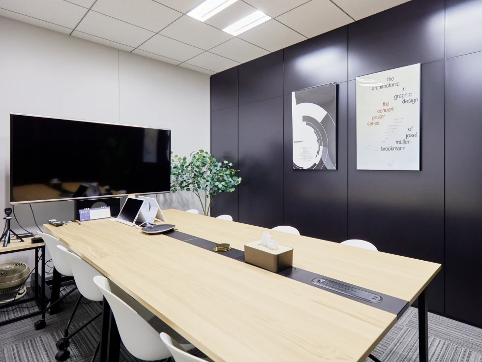 クエイル社内風景 - チームワークシーン