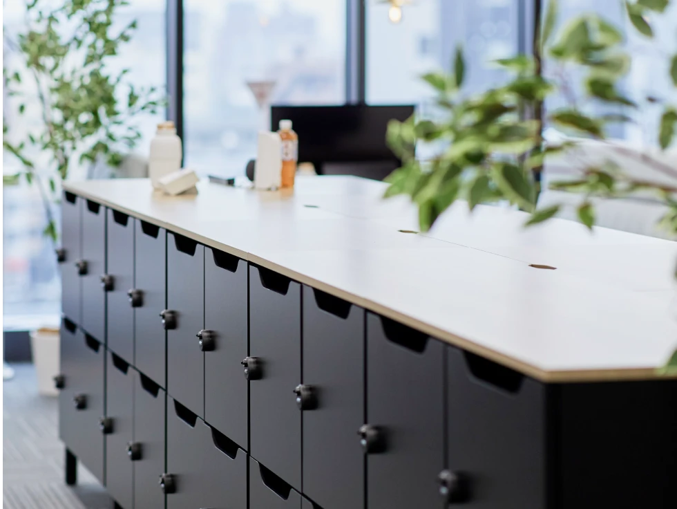 クエイル社内風景 - スタンディングスペース