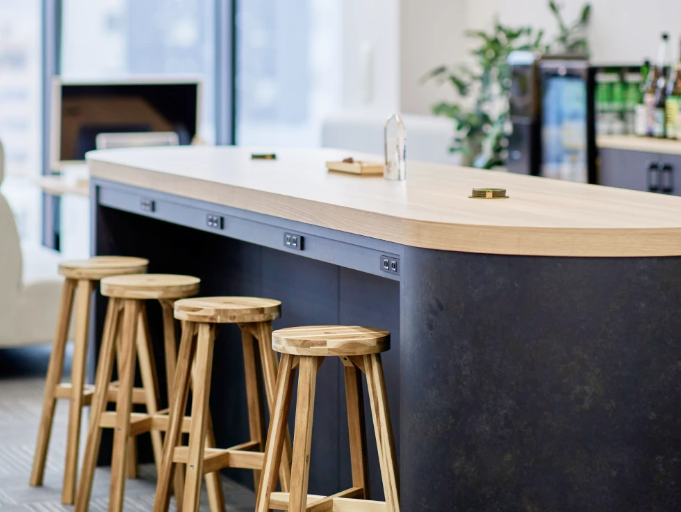 クエイル社内風景 - フリーアドレスデスク