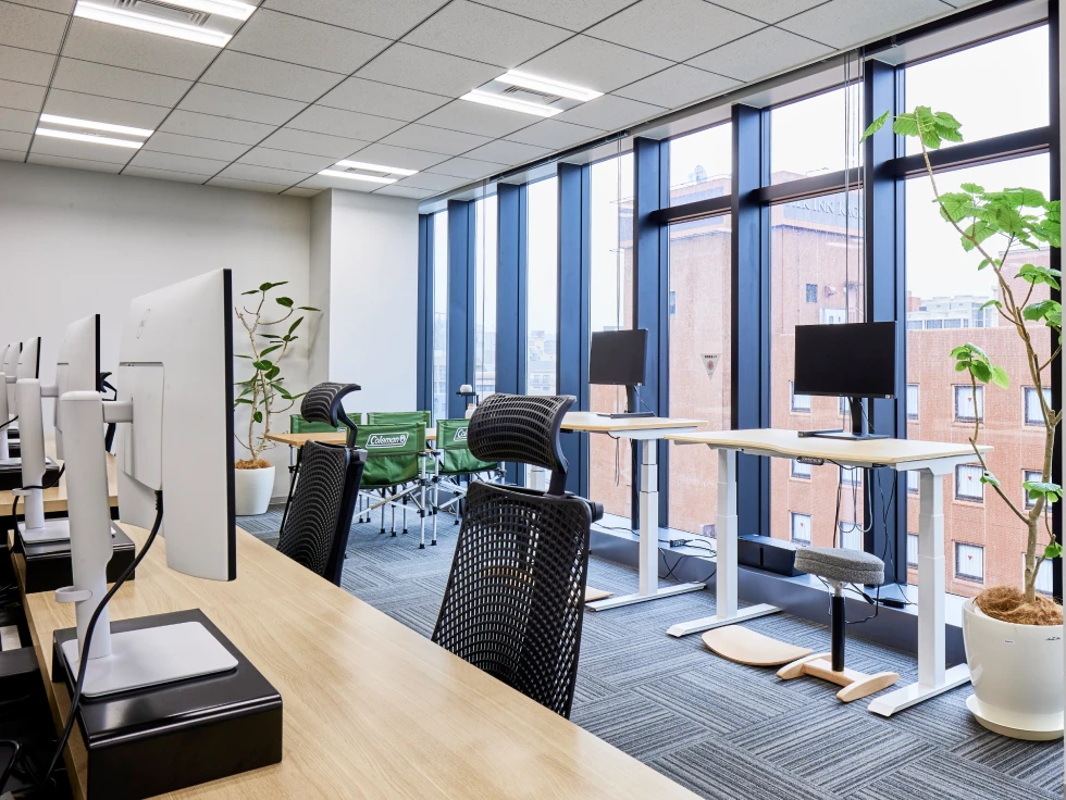 クエイル社内風景 - コラボレーションブース　ファミレススペース