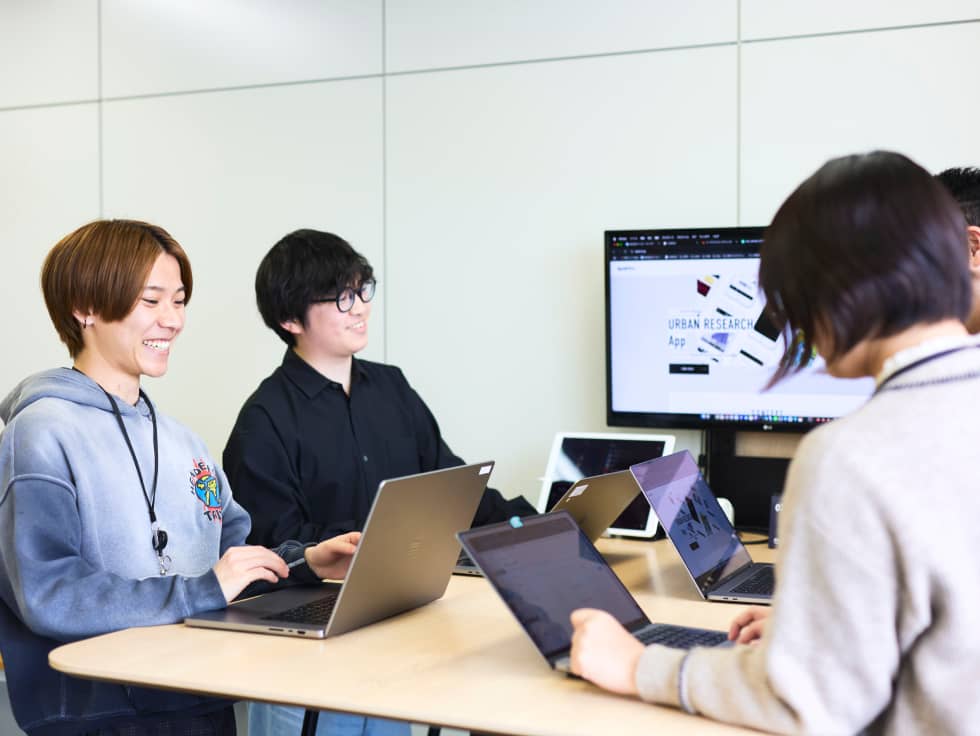 クエイル社内風景