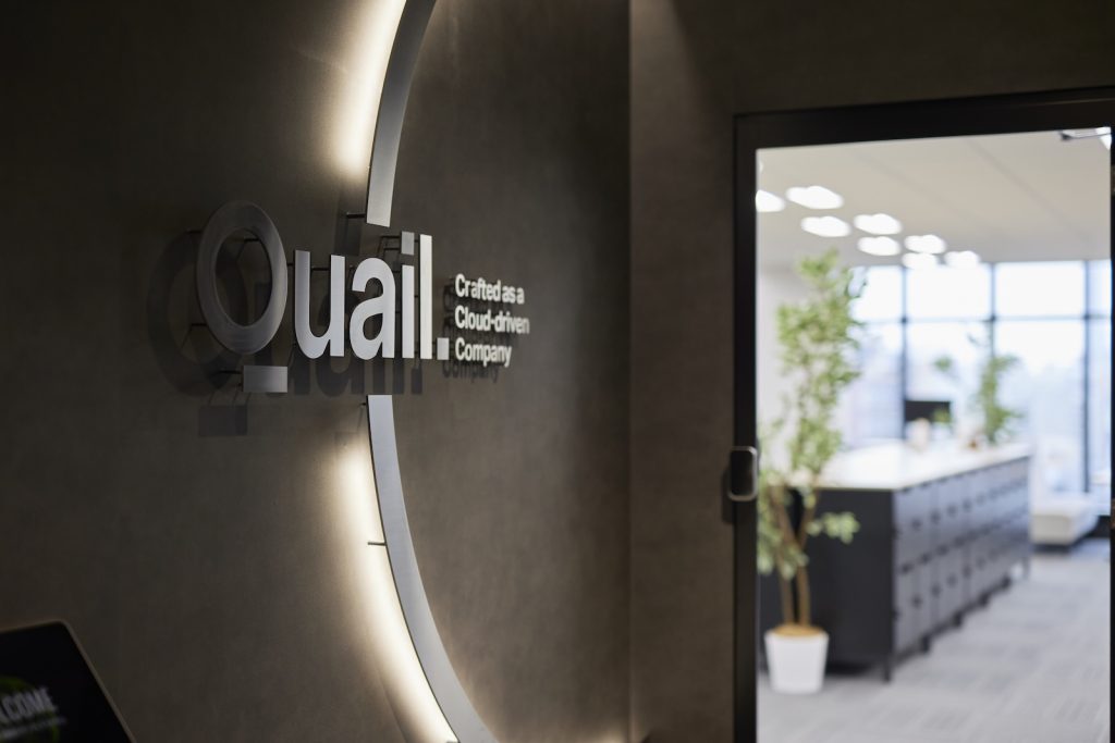 エントランス全体の開放的な空間